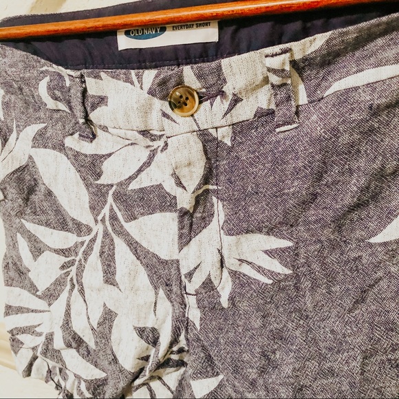 Linen Everyday Shorts - Picture 2 of 3